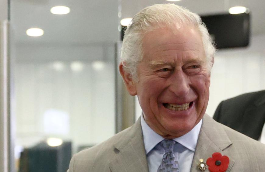 Prinz Charles hat sich bis jetzt nie persönlich zu dem Drama rund um Harry und Meghan geäußert. Lässt der Thronfolger nun Taten sprechen?