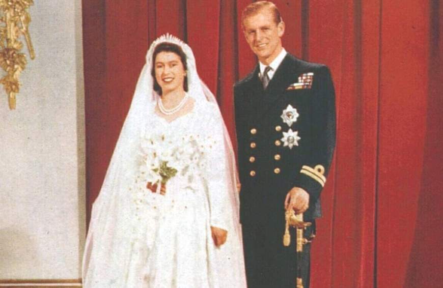 Am 20. November verbrachte die Monarchin jetzt den ersten Hochtzeitstag ohne ihren Prinzgemahl ...