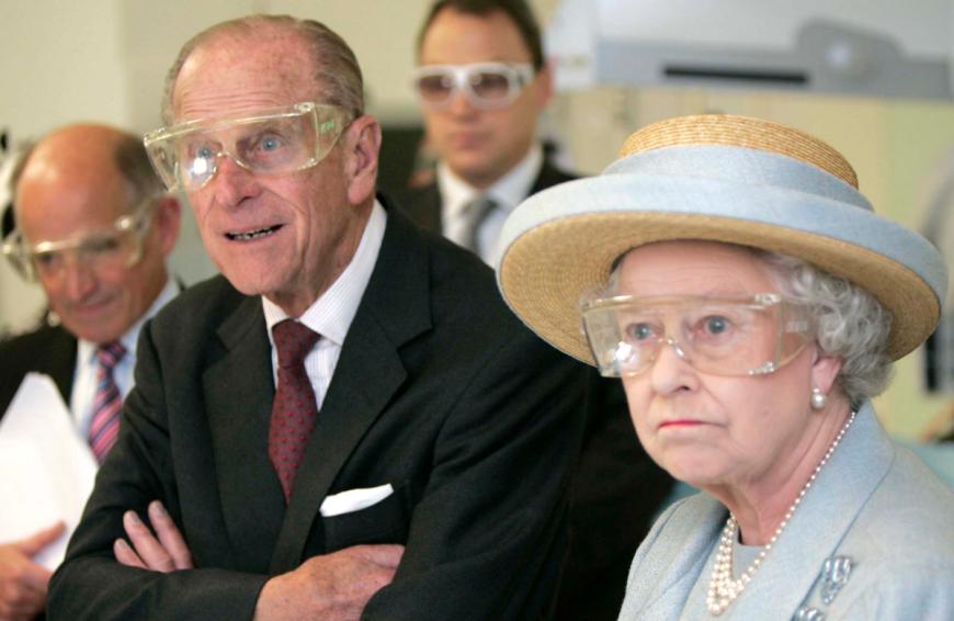 2009 folgt dann der nächste Meilenstein für Philip und die Queen. Da die beiden nun seit 62 Jahren verheiratet sind, ist Philip ab diesem Zeitpunkt der am längsten amtierende Prinzgemahl in der Geschichte des Königshauses. Bis zu seinem Tod wird er dieses Amt also insgesamt 73 Jahre lang ausgeführt haben - ein absoluter Rekord.