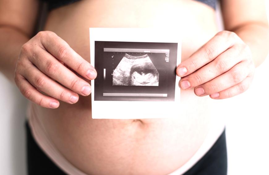 Es gab viele Hindernisse. Ob Babybett oder Wickeltisch – vieles musste Arina gebraucht kaufen, weil die Onlineshops, bedingt durch die Pandemie, Lieferengpässe hatten. (Symbolfoto)