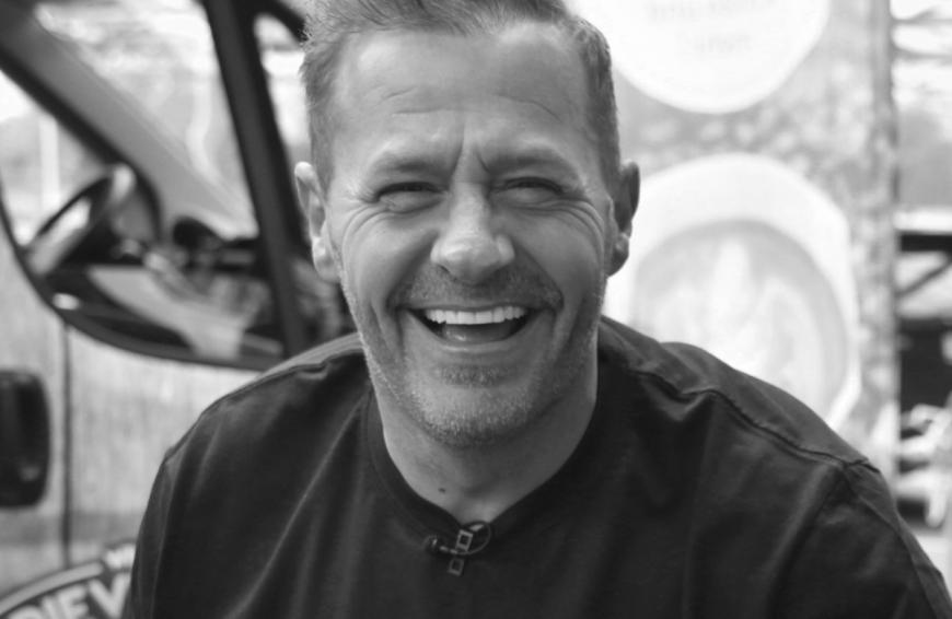 Seit Willi Herren im April 2021, kommt seine Witwe nicht zur Ruhe.