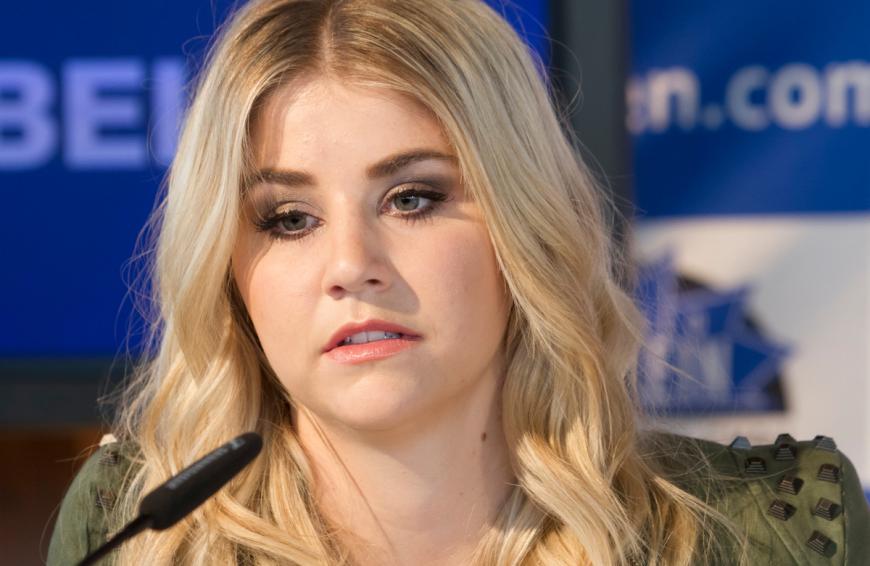 Beatrice Egli zeigt sich ungewohnt ernst und nachdenklich.