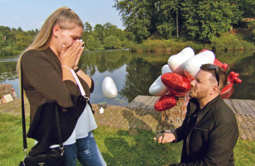 Es war eine Nachricht, auf die alle Wollny-Fans wahrscheinlich schon lange gewartet hatten: Ende September 2021 wurde bekannt, dass Sylvana Wollny und ihr Freund Florian Köster heiraten werden. Nach zehn Jahren Beziehung und den Geburten ihrer beiden Töchter Celina und Anastasia stellte der 33-Jährige seiner Liebsten endlich die Frage aller Fragen - und die sagte natürlich