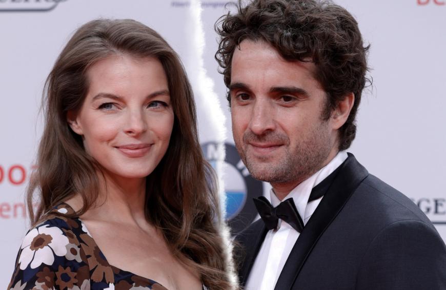 Trennungs-Schock bei den Fans von Yvonne Catterfeld. Nach 14 gemeinsamen Jahren gab die Sängerin nun völlig überraschend bekannt, dass sie schon seit Beginn des Jahres nicht mehr mit ihrem Partner Oliver Wnuk liiert ist. Gleichzeitig stellte Yvonne aber auch klar, dass es kein böses Blut zwischen ihr und ihrem Ex gebe — im Gegenteil: