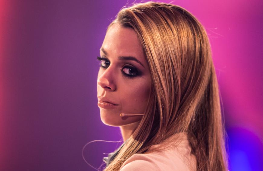 Vanessa Mai wird im Internet mit Hass-Kommentaren konfrontiert.
