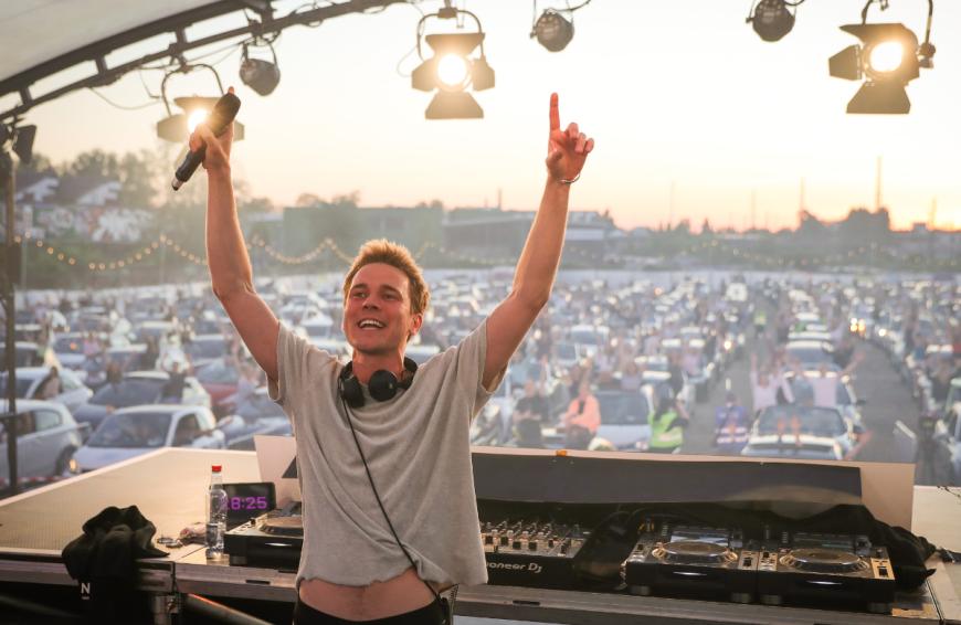 Umjubelt von Fans uns trotzdem einsam: „Oft stürzte ich psychisch ab, nachdem ich die Bühne verlassen hatte“, so der Star-DJ