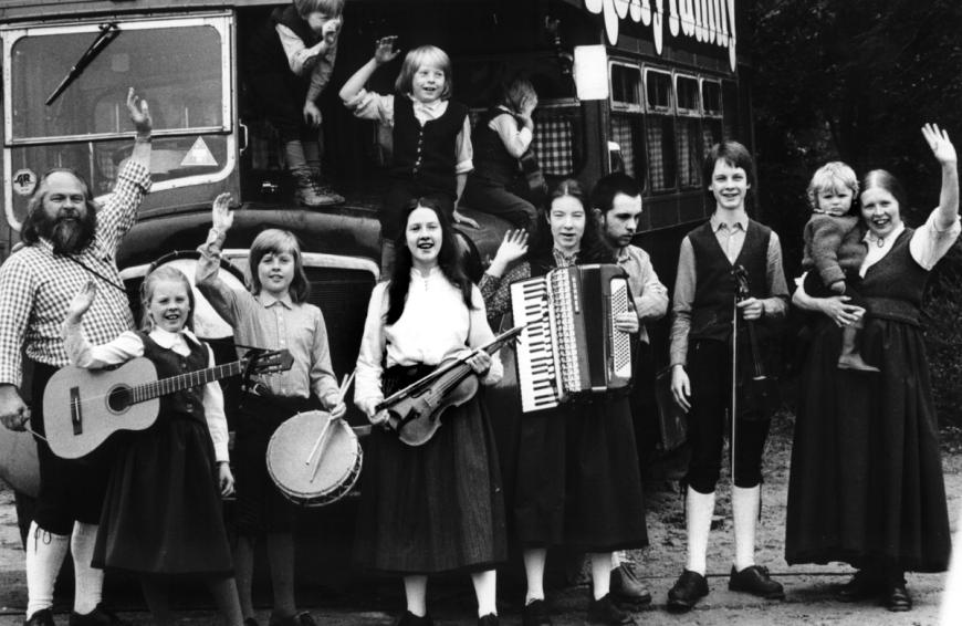 Doch die Corona-Auszeit war gut für die Stimmung. In diesem Jahr geht die Band sogar zusammen auf Tour - und zwar mit ihrem legendären Bus aus den 60er Jahren.