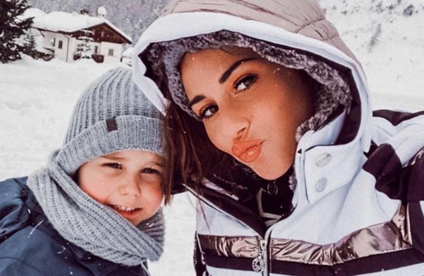 Vor kurzem schenkte die Mama ihrem Sohn Alessio eine kleine Schwester.
