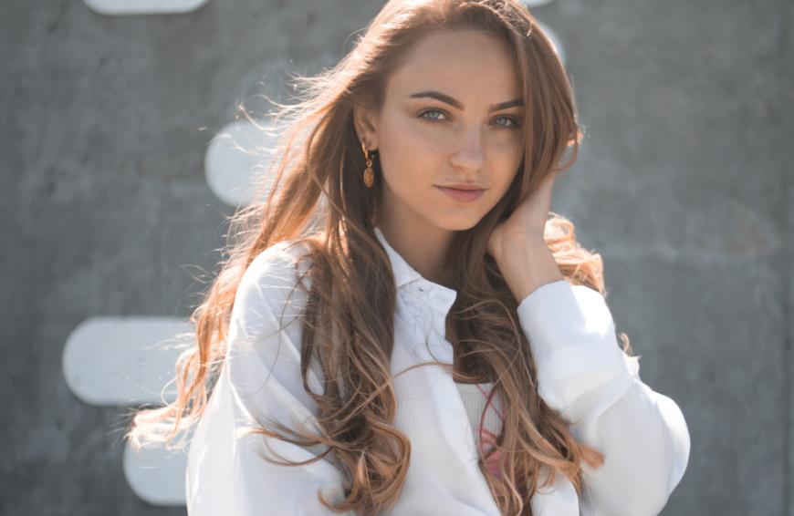 Bye, bye fliegendes Haar und Frizz! Mit dieser Feuchtigkeitscreme sitzt deine Mähne wie eine Eins!