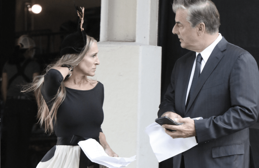 Auch seine Serienpartnerin Sarah Jessica Parker distanziert sich seit den Vorwürfen von ihm.