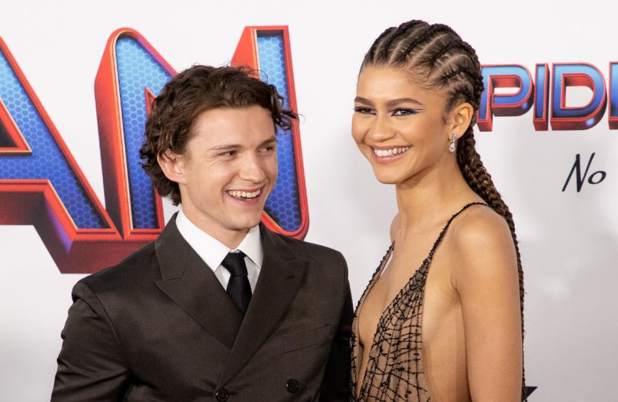 Zwischen Tom Holland und Zendaya soll es nicht nur vor der Kamera ordentlich gefunkt haben.