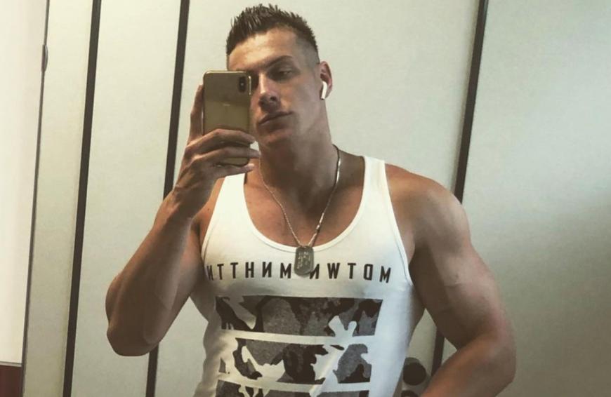 Doch nun nimmt ihn Kumpel Calvin Kleinen in Schutz.