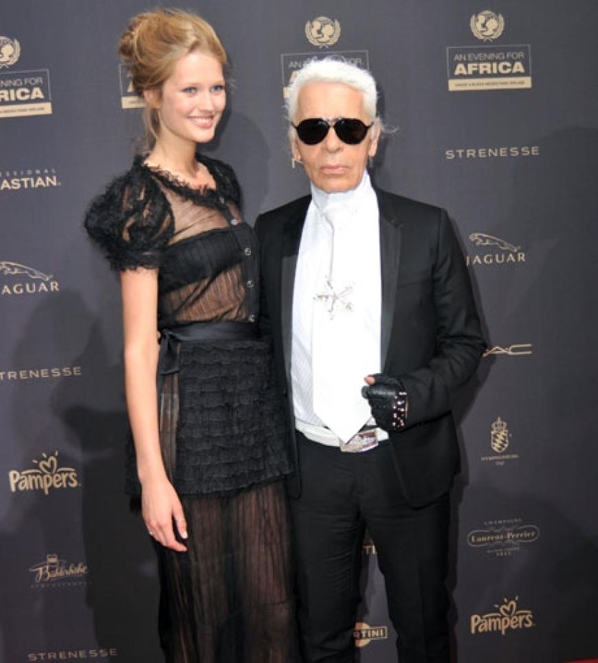 Ton in Ton: Toni Garrn und Karl Lagerfeld verstehen sich nicht nur in Sachen Outfit blendend
