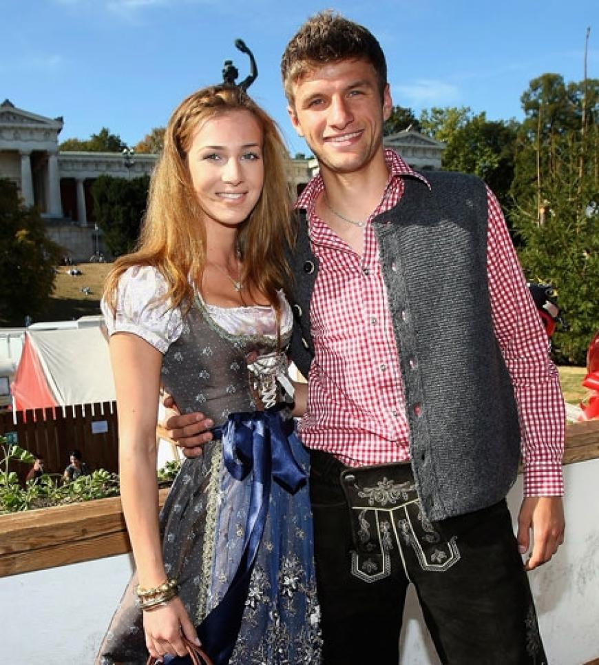 Junges Glück: Der 20-jährige National-Spieler Thomas Müller ist bereits unter der Haube
