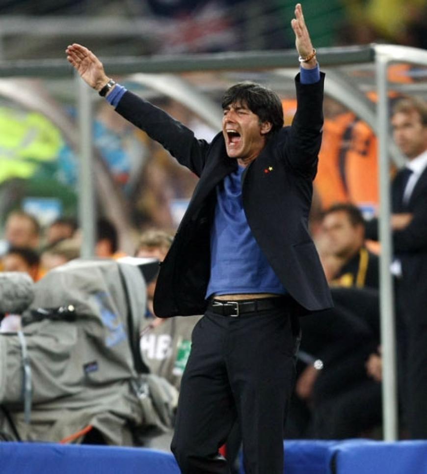 Riesenfreude: Jogi Löw gewinnt das WM-Auftaktspiel gegen Australien mit einem sensationellen 4:0 Sieg