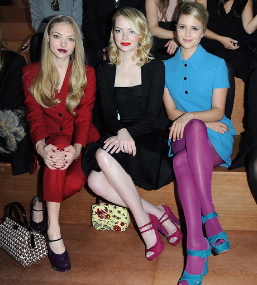 Hollywood zu Gast in Paris: Die Schauspielerinnen Amanda Seyfried, Emma Stone und Dianna Agron in der Frontrow bei Miu Miu