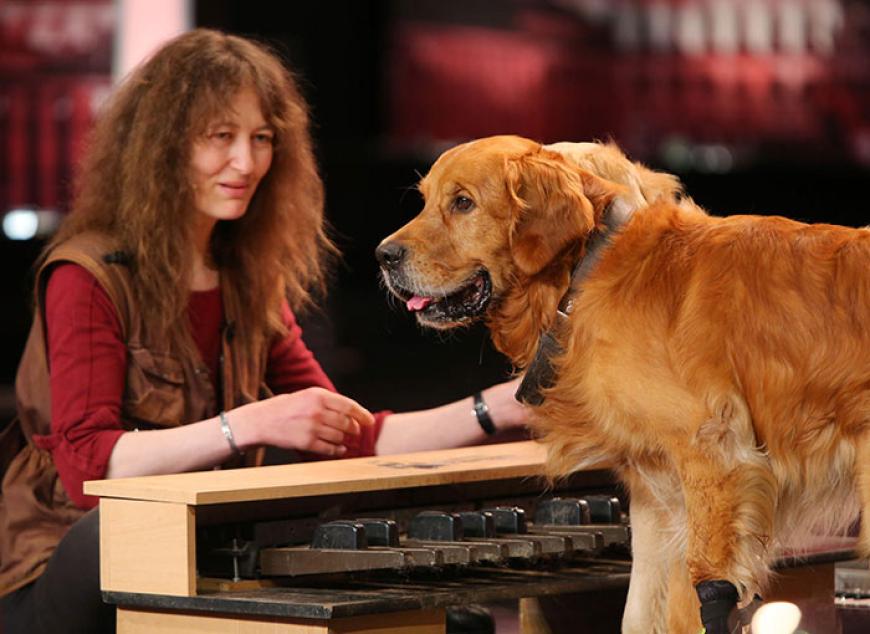 Tierische Unterhaltung bei Patricia Feldner und ihren beiden Hunden