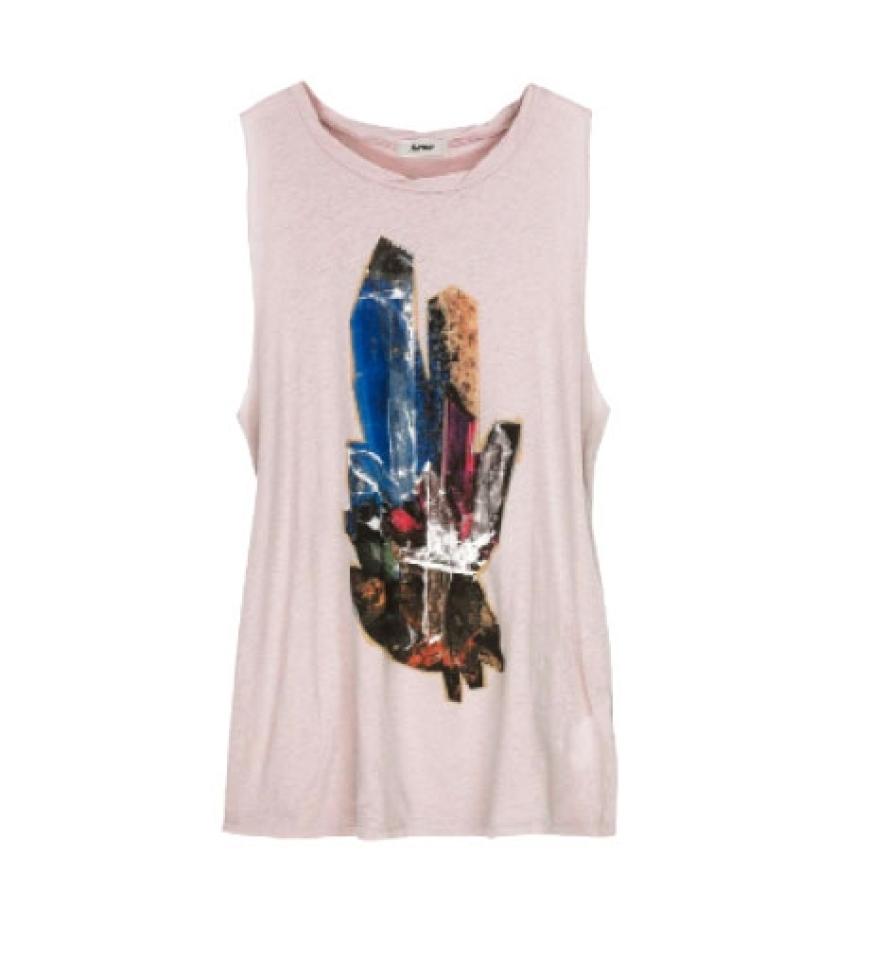 Super zu gebräunter Haut. Top von Acne, ca. 70 Euro