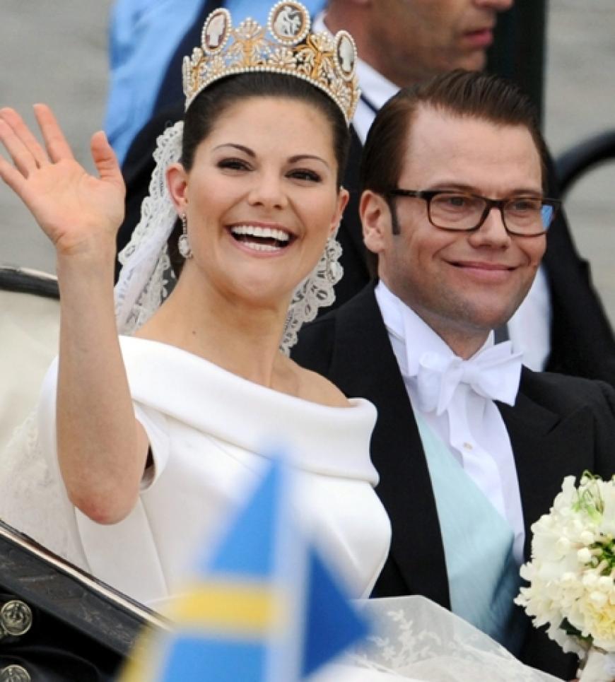 Es war die Traumhochzeit des Jahres. Ganz romantisch haben sich Kronprinzessin Victoria von Schweden und ihr bürgerlicher Freund Daniel Westling in Stockholm das Ja-Wort gegeben