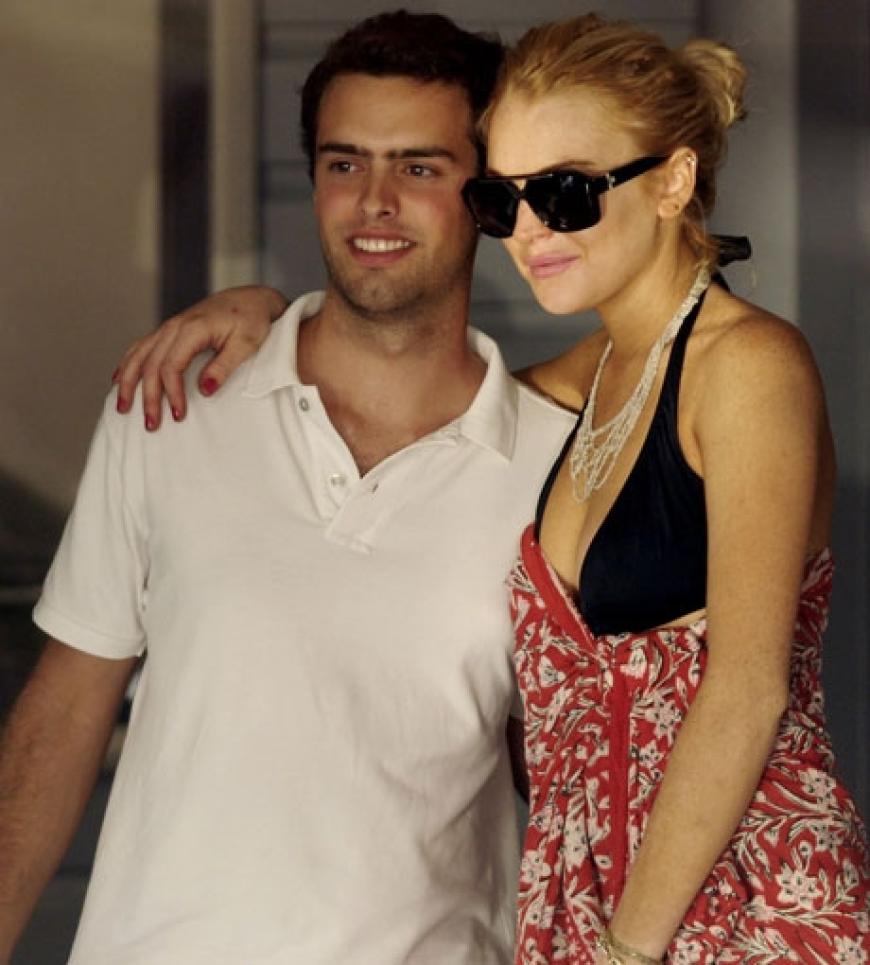 Lindsay Lohan genießt gemeinsam mit Freunden den Urlaub auf St. Barths