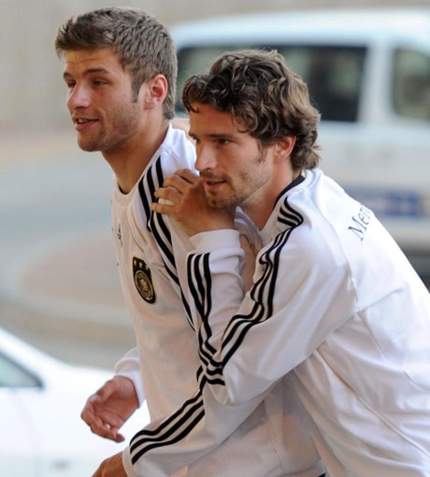 Auch Thomas Müller und Arne Friedrich sind heiß auf das Spiel gegen Ghana. Die Niederlage gegen Serbien scheinen sie hinter sich gelassen zu haben