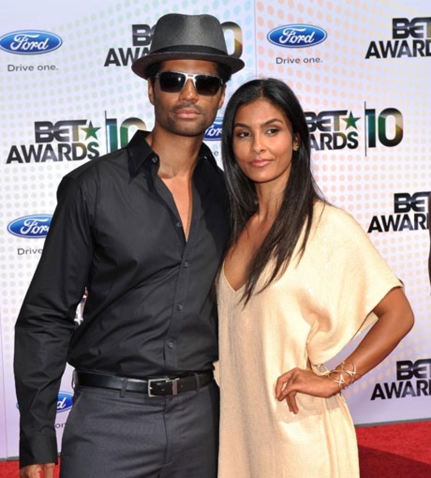 Eric Benet schmückt sich mit seiner hübschen Freundin Manuela Testolini