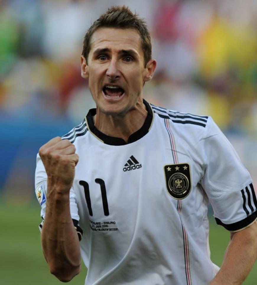 Nach seiner Gelb-Rot-Sperre gegen Ghana ist Miroslav Klose wieder in der Start-Elf. Und das zu Recht