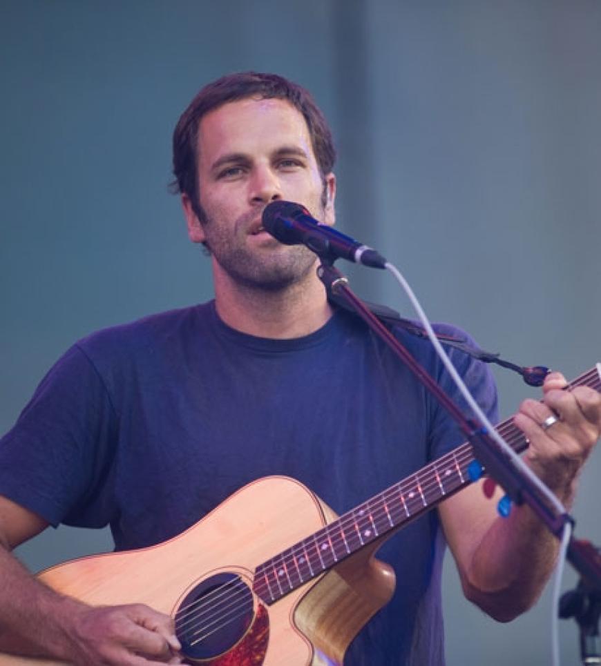 Jack Johnson ist momentan auf großer Festival-Tour. Auch in Deutschland machte der gebürtige Hawaiianer Halt. Beim