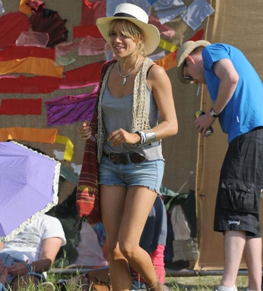Eine Festival-Dauerkarte besitzt Sienna Miller. Die Schauspielerin erschien beim