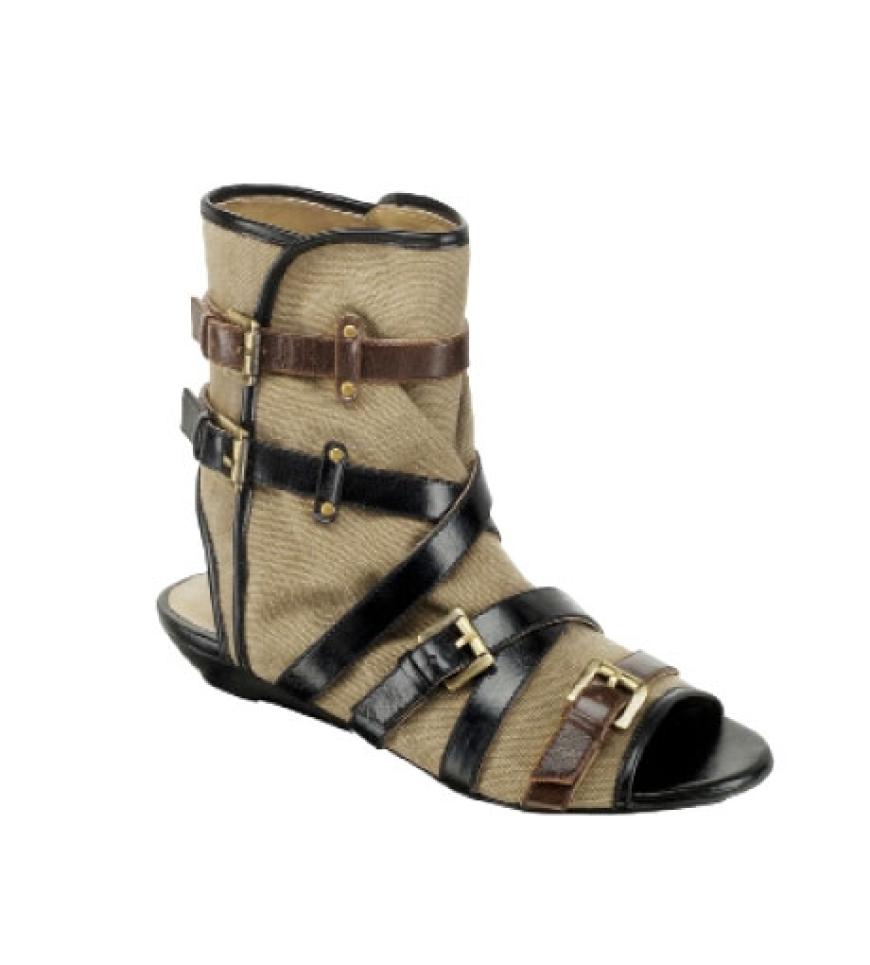 Schaftsandalen von SMH über Humanic, ca. 50 Euro