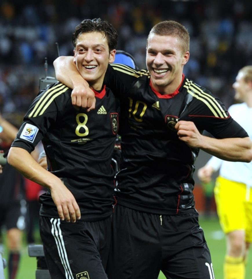 Adios Argentinien! Am 03. Juli siegte die Deutsche Elf mit 4:0 (!!!) gegen Maradonas Kicker. Super, Jungs! Wir sind sooooo stolz auf euch. Jetzt steht Deutschland im Halbfinale