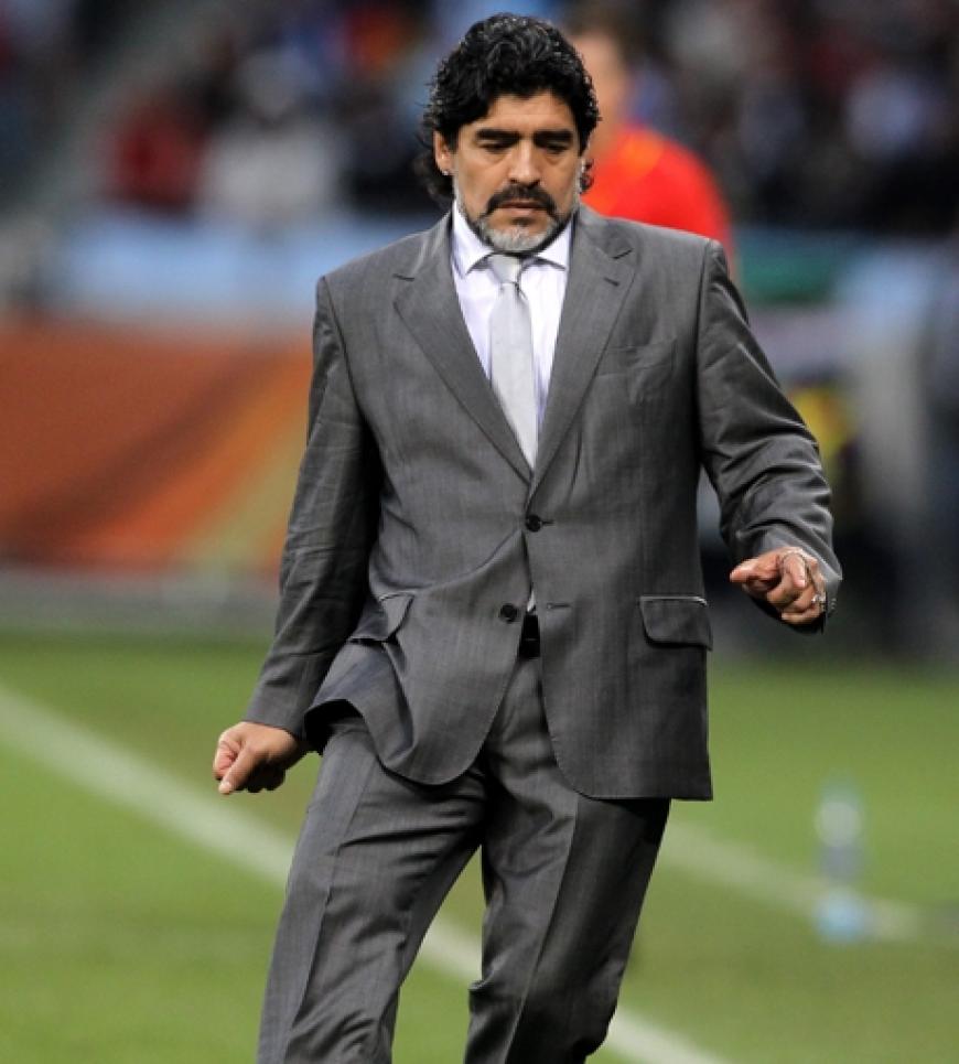 Dont cry, Argentina! Trainer Maradonna war nach der WM-Pleite am Boden zerstört