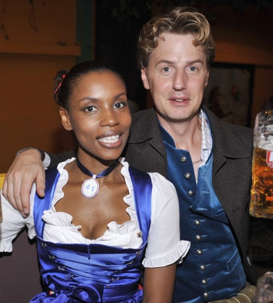 Schauspieler Florian Simbeck und seine Frau Stephanie feierten zünftig