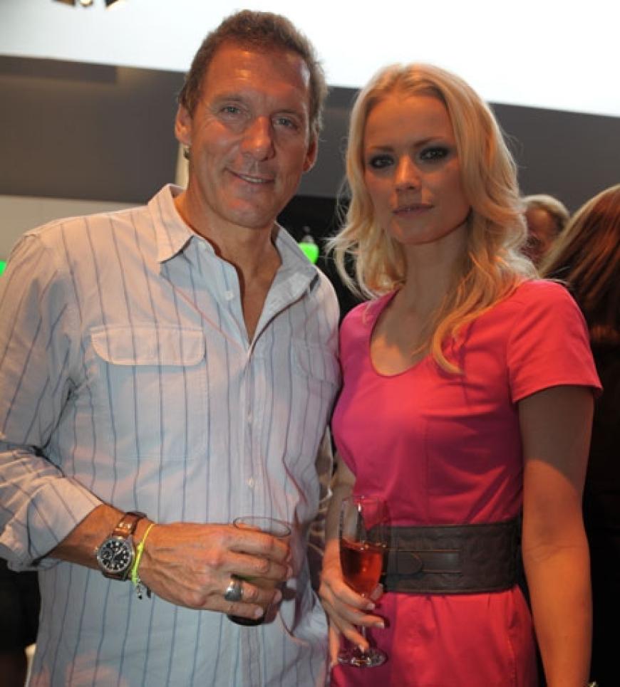 Auch Ralf Möller wollte unbedingt auch ein Foto mit dem blonden Supermodel