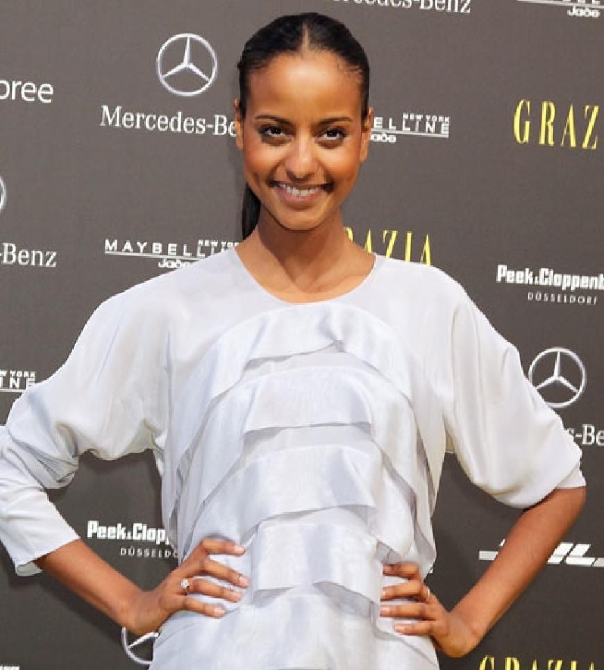 Darf natürlich nicht fehlen: GNTM-Gewinnerin Sara Nuru ist auf der Fashion Week ein gern gesehener Gast