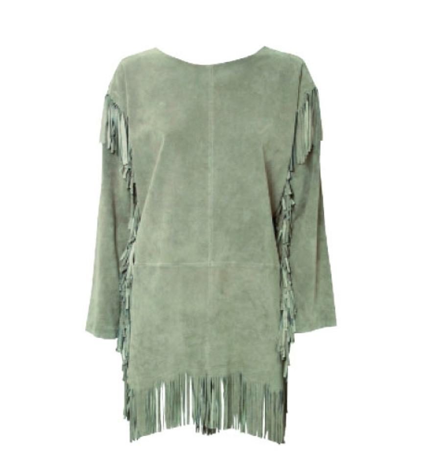 Waschechte Cowgirls setzen diesen
Sommer auf spitze Boots und knarrendes Leder, auf freche Fransen und kleine Karos - und, hey!, auf Blue Jeans!
Lederkleid von Oasis, ca. 120 Euro