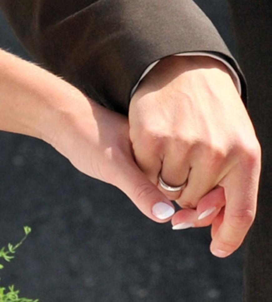 Die Ringe des Brautpaares. Lahm und Schattenberg kennen sich schon seit zehn Jahren. Gefunkt hatte es erst vor etwas mehr als zwei Jahren