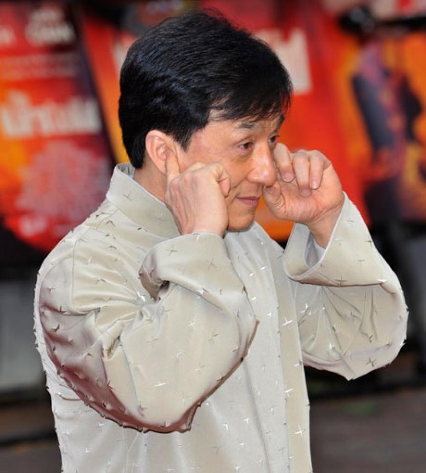 Für Schauspieler Jackie Chan ist das Gekreische der Fans kaum auszuhalten