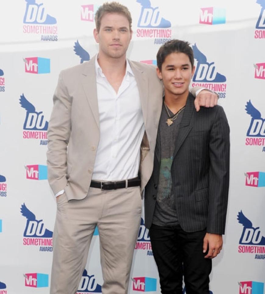Cooles Duo: Kellan Lutz mit Alleskönner BooBoo Stewart (er ist Sänger, Tänzer, Model, ...)