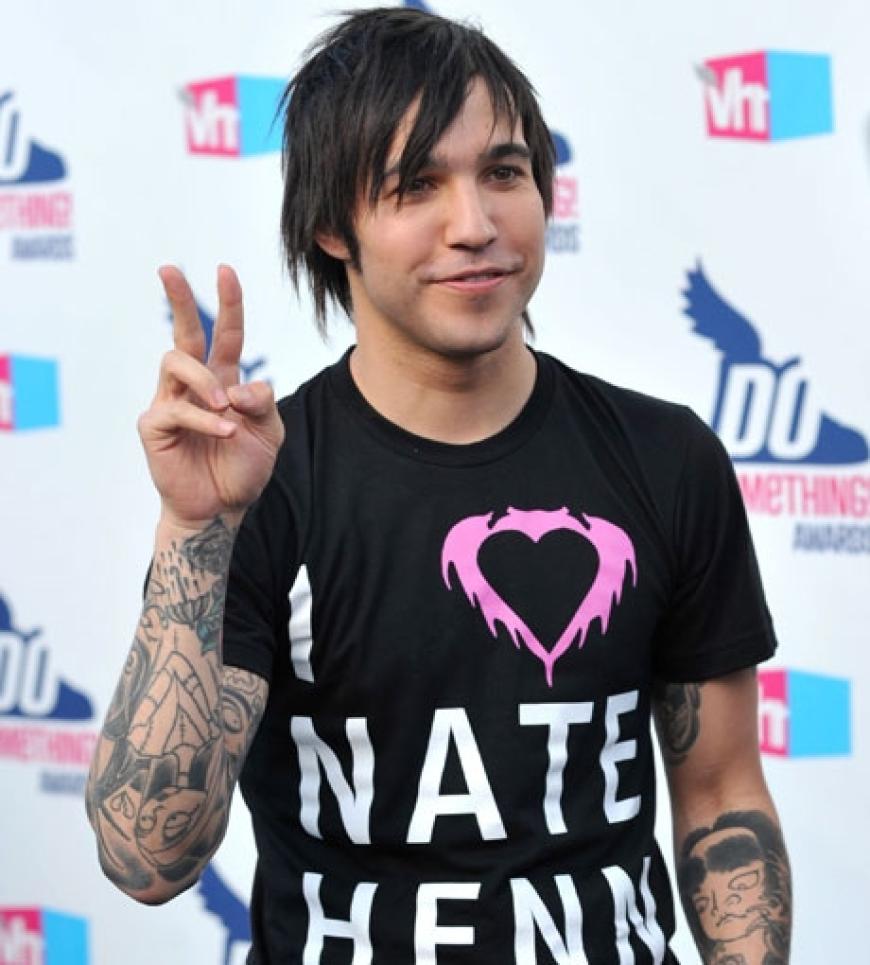 Piece: Pete Wentz kam ohne seine Frau Ashlee Simpson. Dafür aber mit ultracoolem Styling