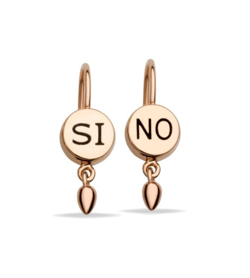 Von wegen Kleinigkeiten!
Das sind die schönsten Ringe, Ketten und Armbänder, die ein tolles Outfit erst perfekt machen!
Entscheidungsfreiheit: Ohrringe
mit Gravur von Dodo, ca. 220 Euro