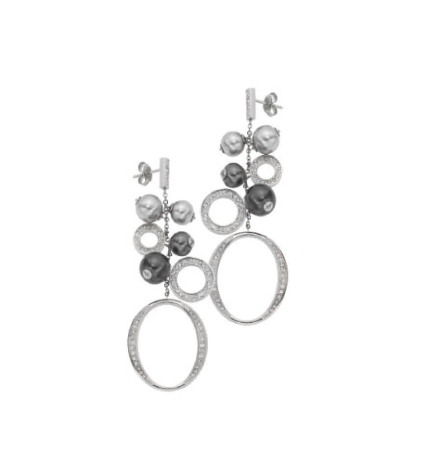 Silberstreif: Ohrhänger von DKNY, ca. 80 Euro