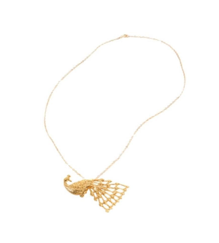 Stolzer Pfau: Goldkette von Moss Mills über mytheresa.com, ca. 300 Euro