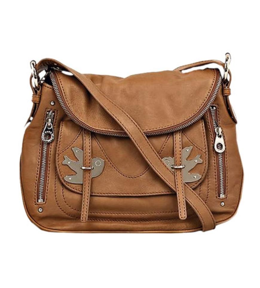 Gut verpackt: Ledertasche von
Marc bei Marc Jacobs über net-a-porter.com, ca. 380 Euro