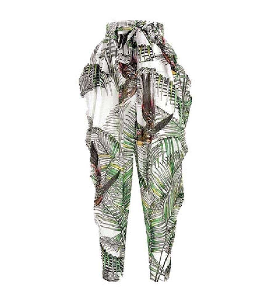 Phantasievoll: Lässige Hose mit farbenfrohem Druck von Mattew Williamson über net-a-porter.com, ca. 370 Euro