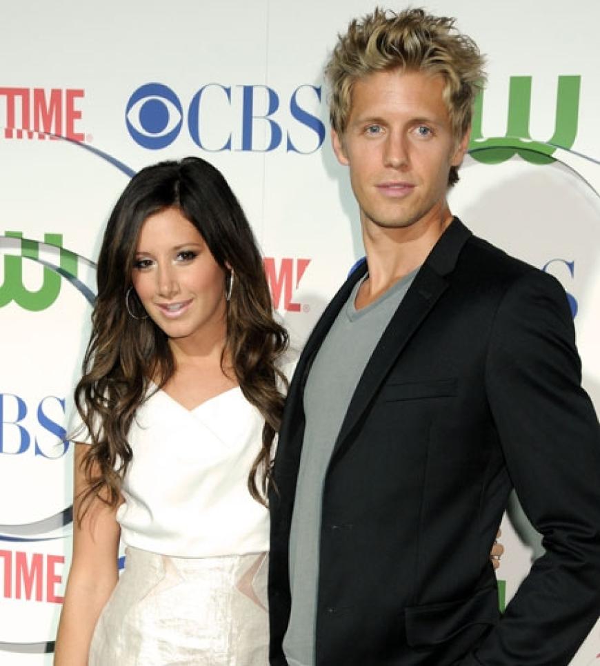 Zusammen mit Matt Barr stellte sie ihre neue Serie