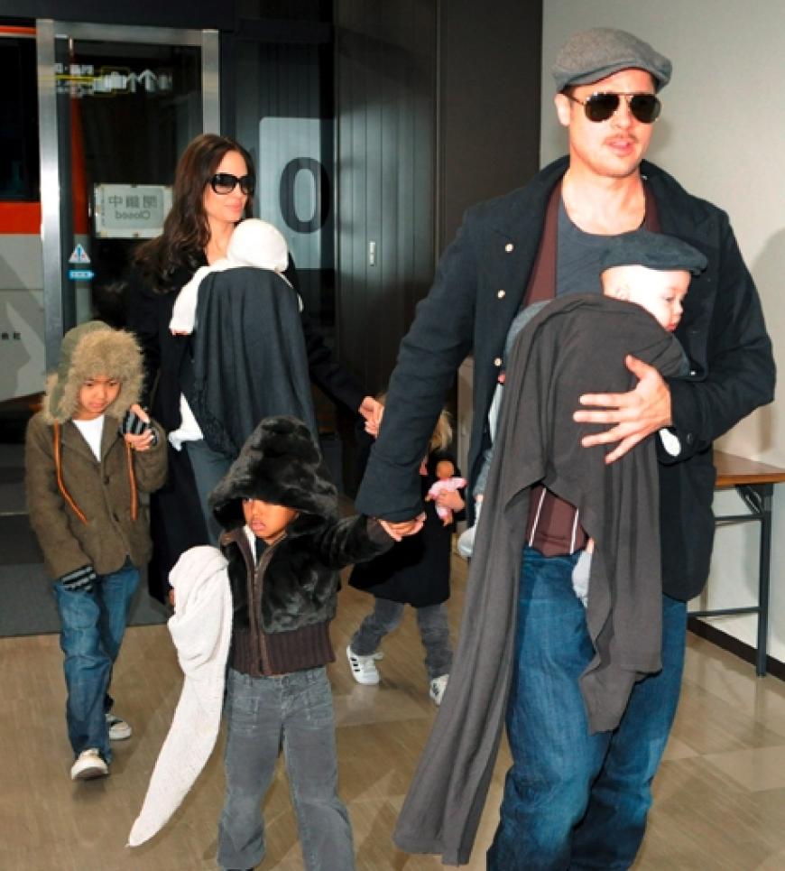 Insgesamt hat Angelina drei Kinder aus drei verschiedenen Ländern der Welt adoptiert