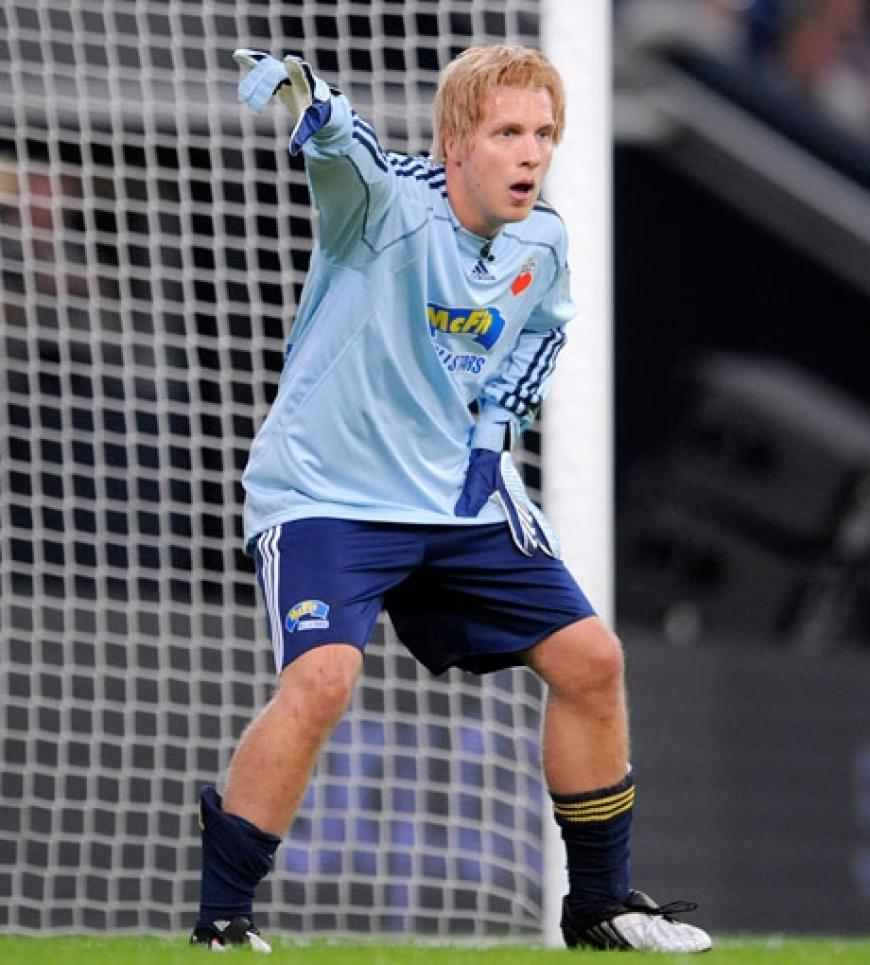 Zurück zu Pocher: Der Comedian in seiner Paraderolle als Ex-Nationalkeeper Oliver Kahn. Auch an Sandy Meyer-Wölden ließ er kein gutes Haar