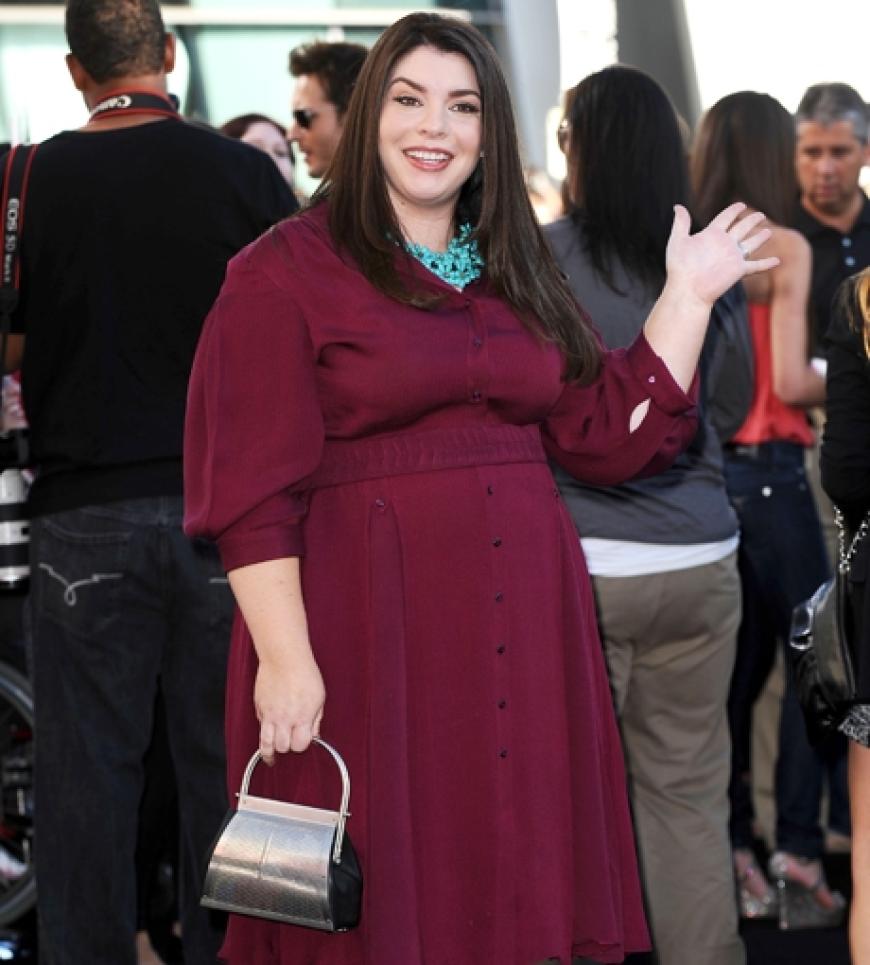 Die Geschichte basiert auf den Bestseller-Romanen der US-amerikanischen Schriftstellerin Stephenie Meyer. Damit wurde sie zur mehrfachen Millionärin