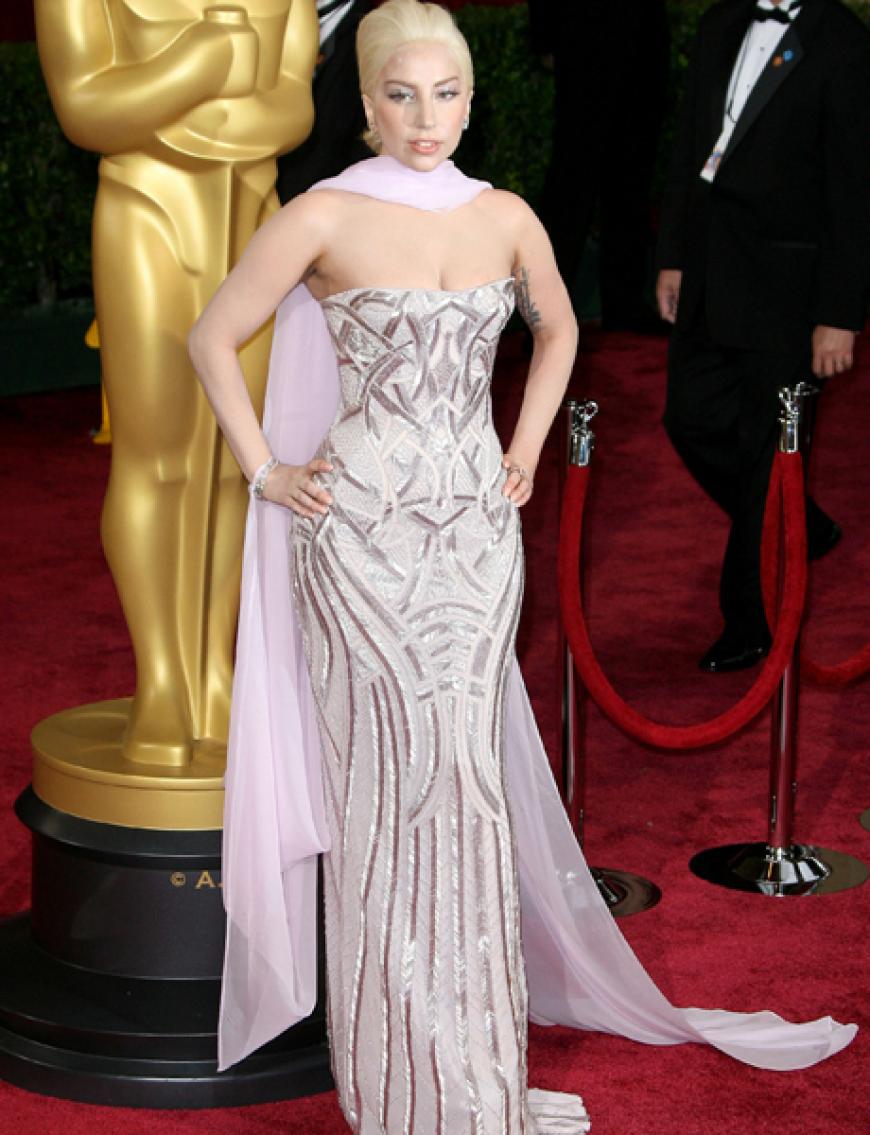 Elegant: Lady Gaga in einer Robe aus dem Hause Versace